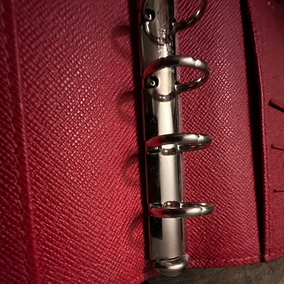 Authentic Louis Vuitton Small Ring Agenda in Epi Leather - Picture 9 of 12